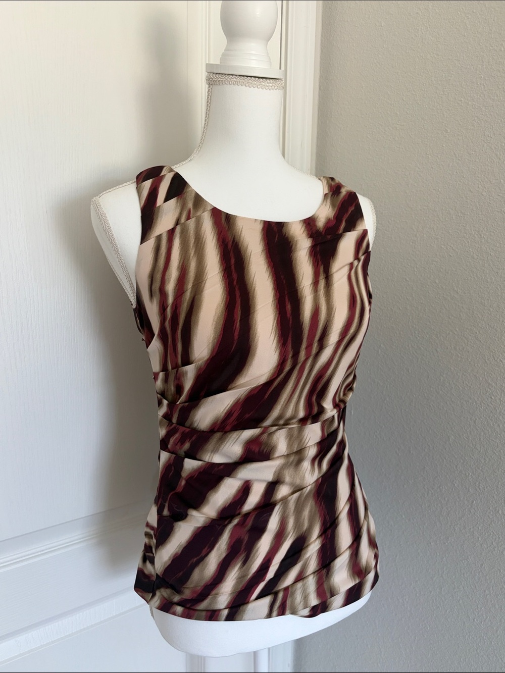 Ann Taylor Sleeveless Abstract Stripe Tank Top in Burgundy and Cream